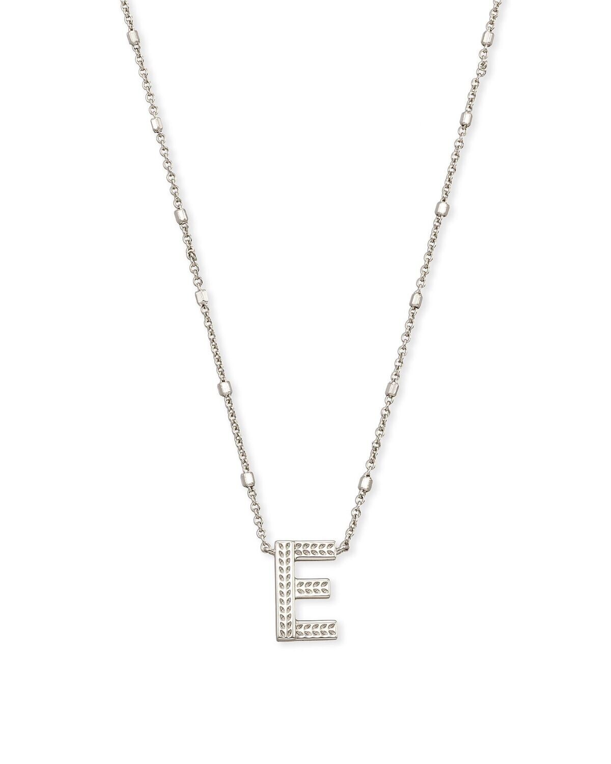 LETTER E PENDANT NECKLACE, Color: RHODIUM METAL, Size: ONE SIZE