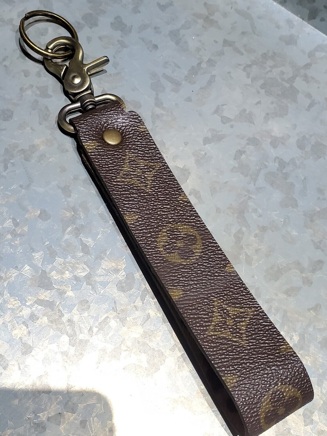 UPCYCLED LV ICONIC LOOP KEYCHAIN