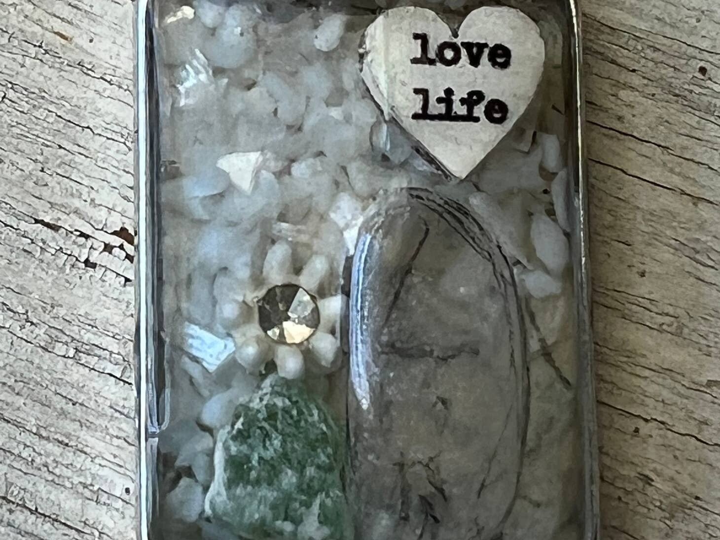 BEACH GLASS INSPIRE NECKLACE, QUOTE: LOVE LIFE
