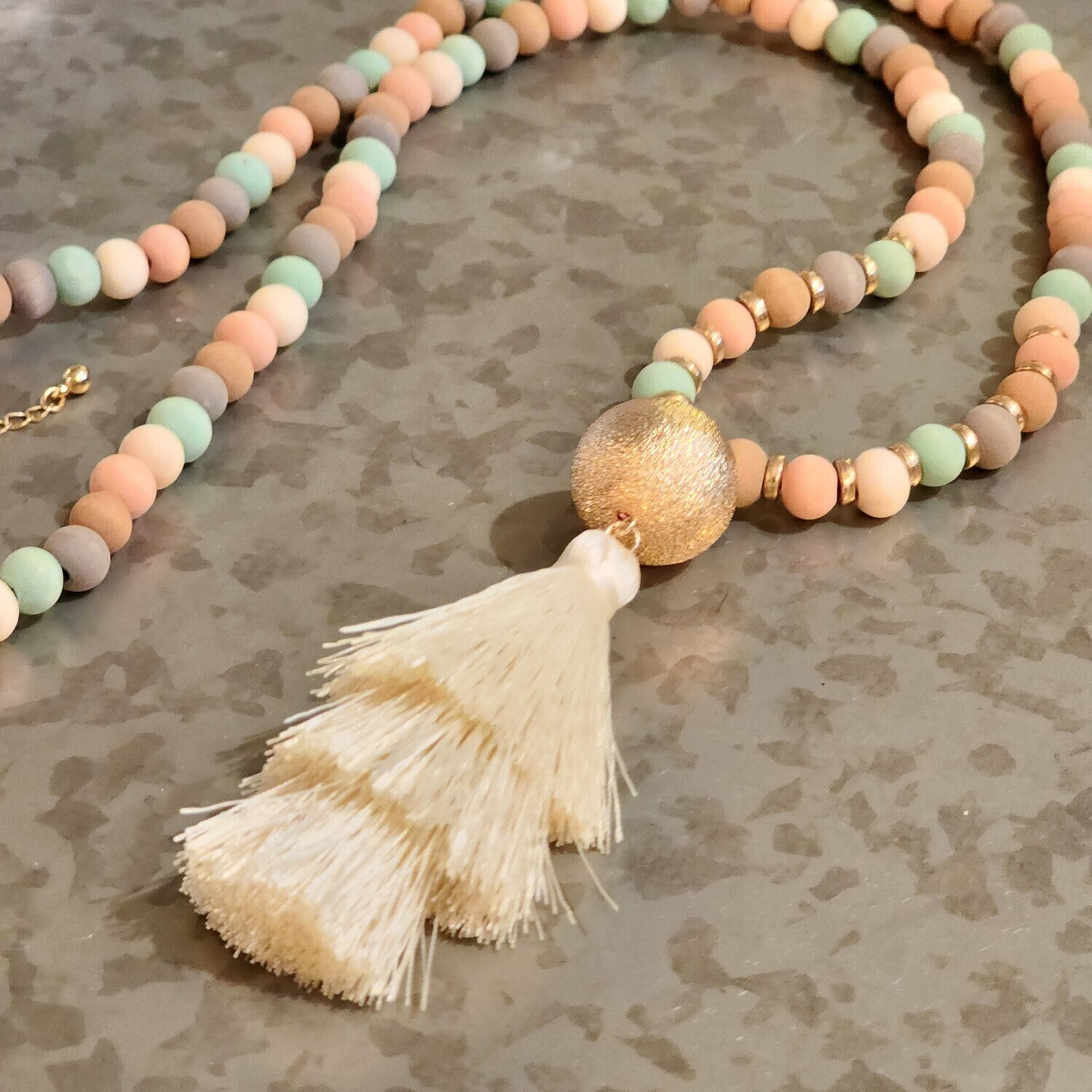 PASTEL WOOD BEAD TASSEL NECKLACE