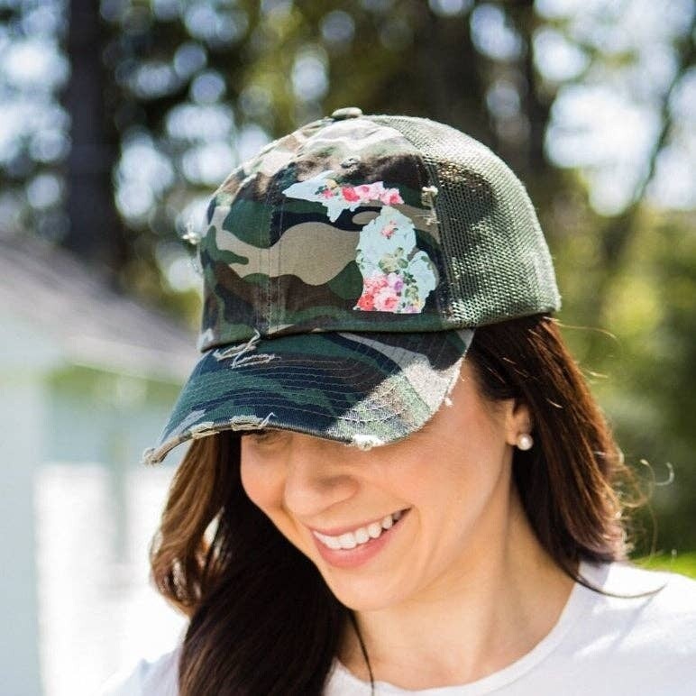 CAMO VINTAGE MICHIGAN TRUCKER HAT