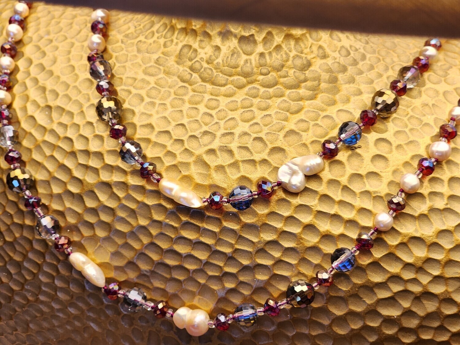 LONG BURGUNDY CRYSTAL &amp; PEARL NECKLACE