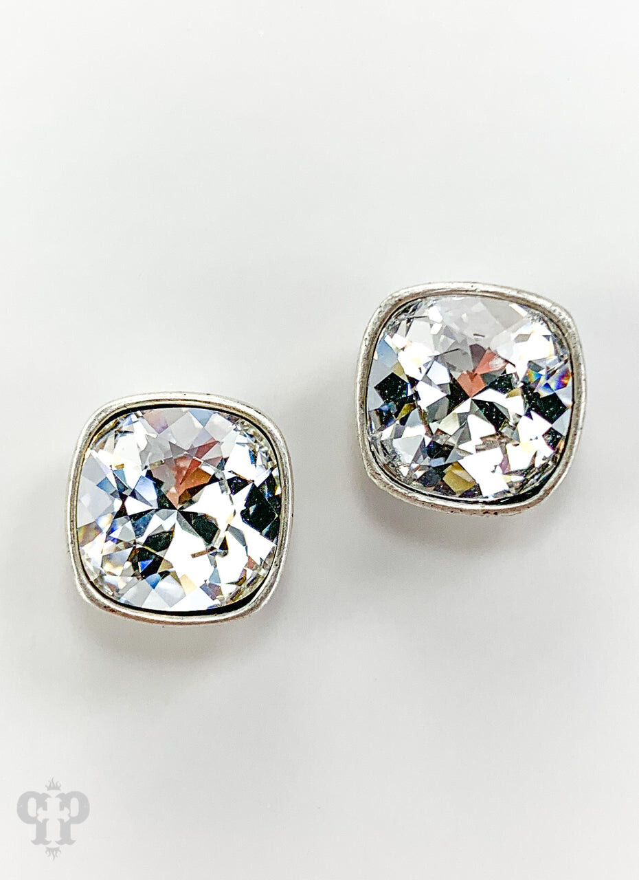 CLEAR CRYSTAL STUD EARRINGS