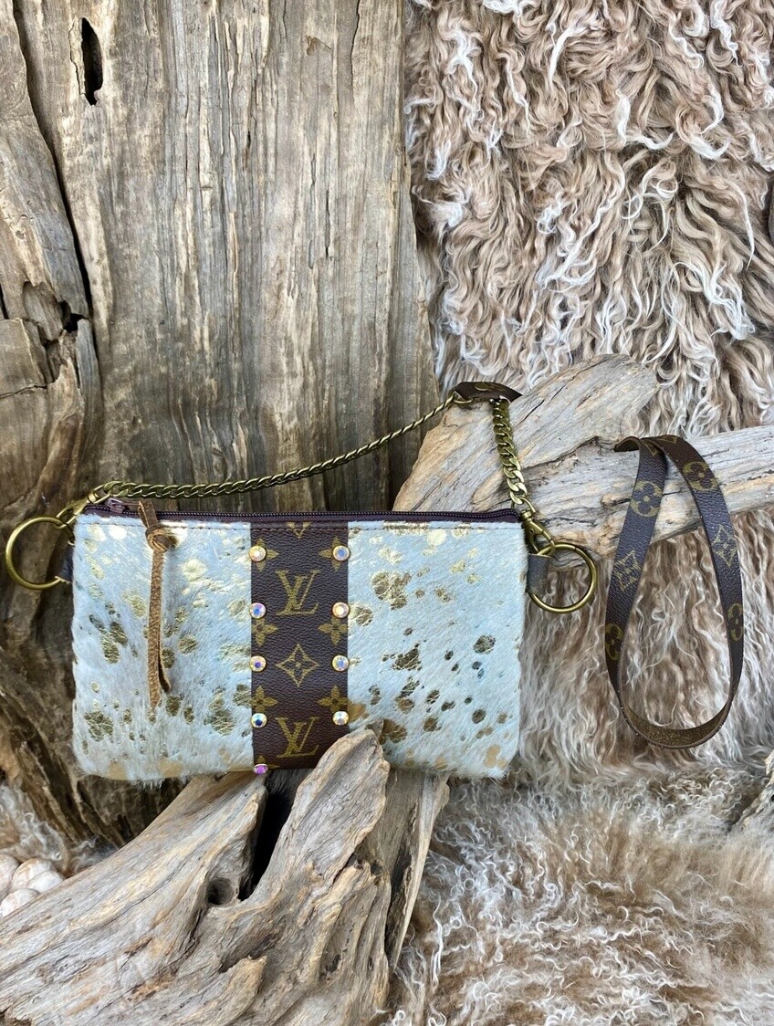 Rowdy Ranch Lavish Olive Gold Purse