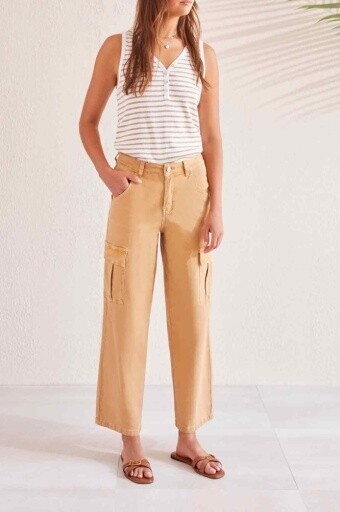 BROOKE HUGGING WIDE JEANS W/CARGO PKT-CARAMEL, Color: CARAMEL, Size: 2