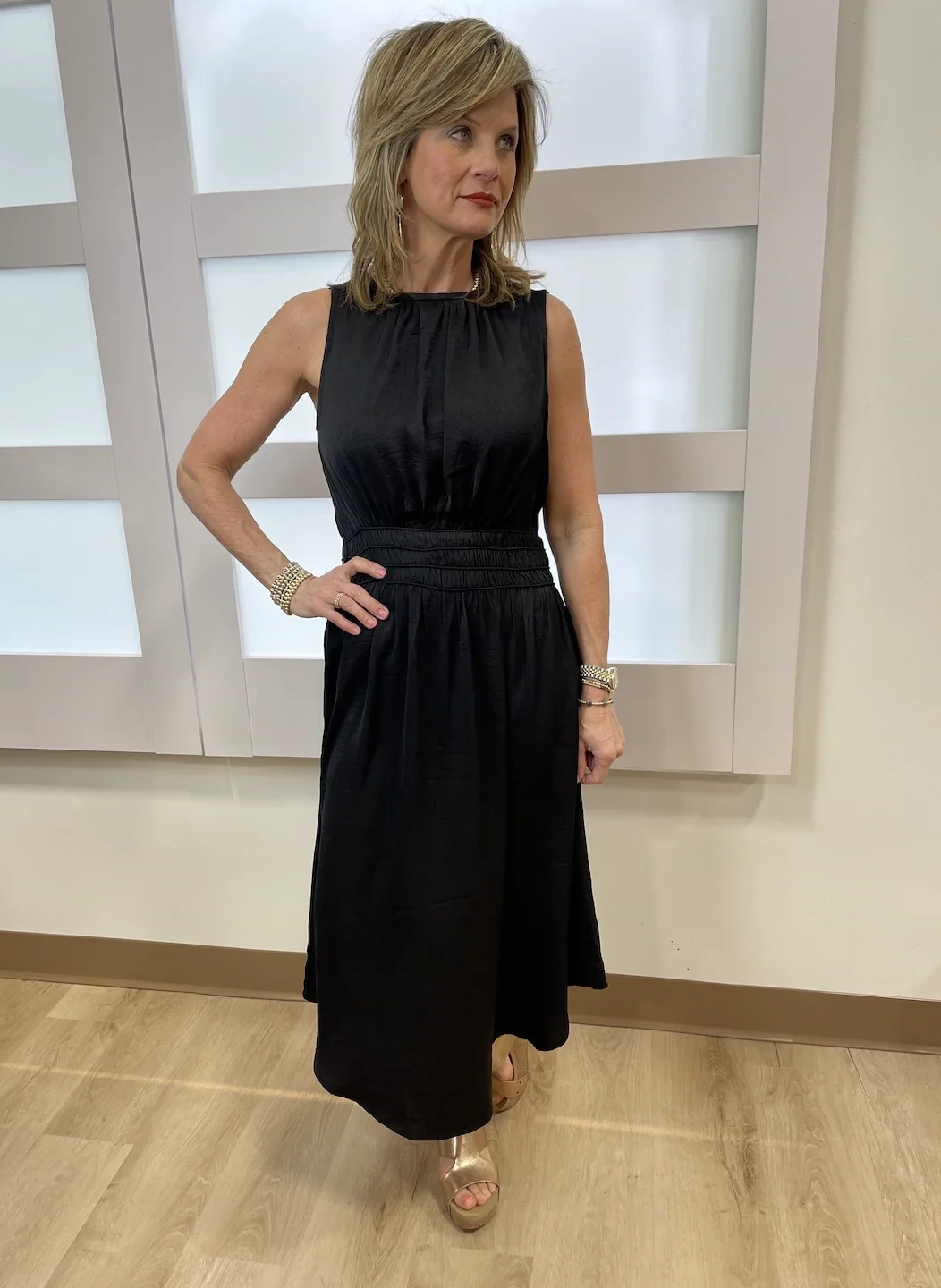 CREWNECK DRESS WITH RUCHED WAIST