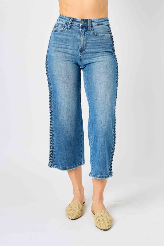 CURVY BRAID DETAIL CROP JEAN