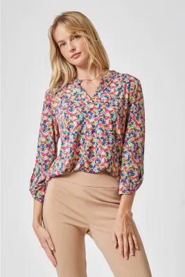 LIZZY MEDALLION WRINKLE FREE BLOUSE