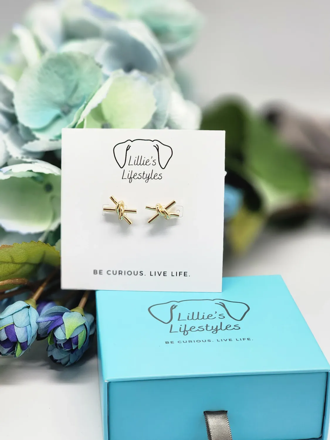 Knot Stud Earrings, Color: Gold