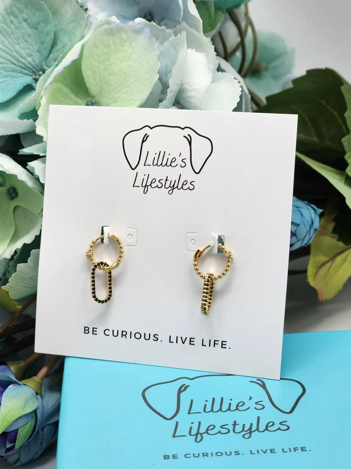 Interlocking Oblong Hoop Earrings, Color: Gold