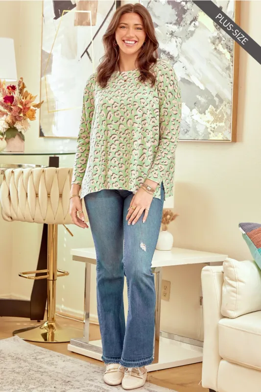 PLUS SIZE Printed Top with Long Sleeves