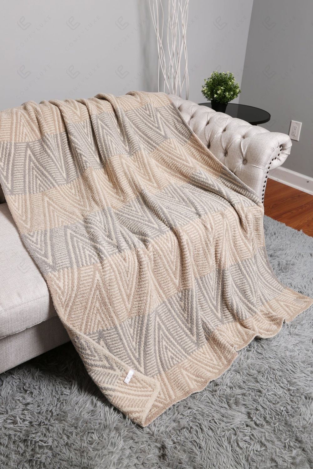 PLUSH CHEVRON THROW BLANKET
