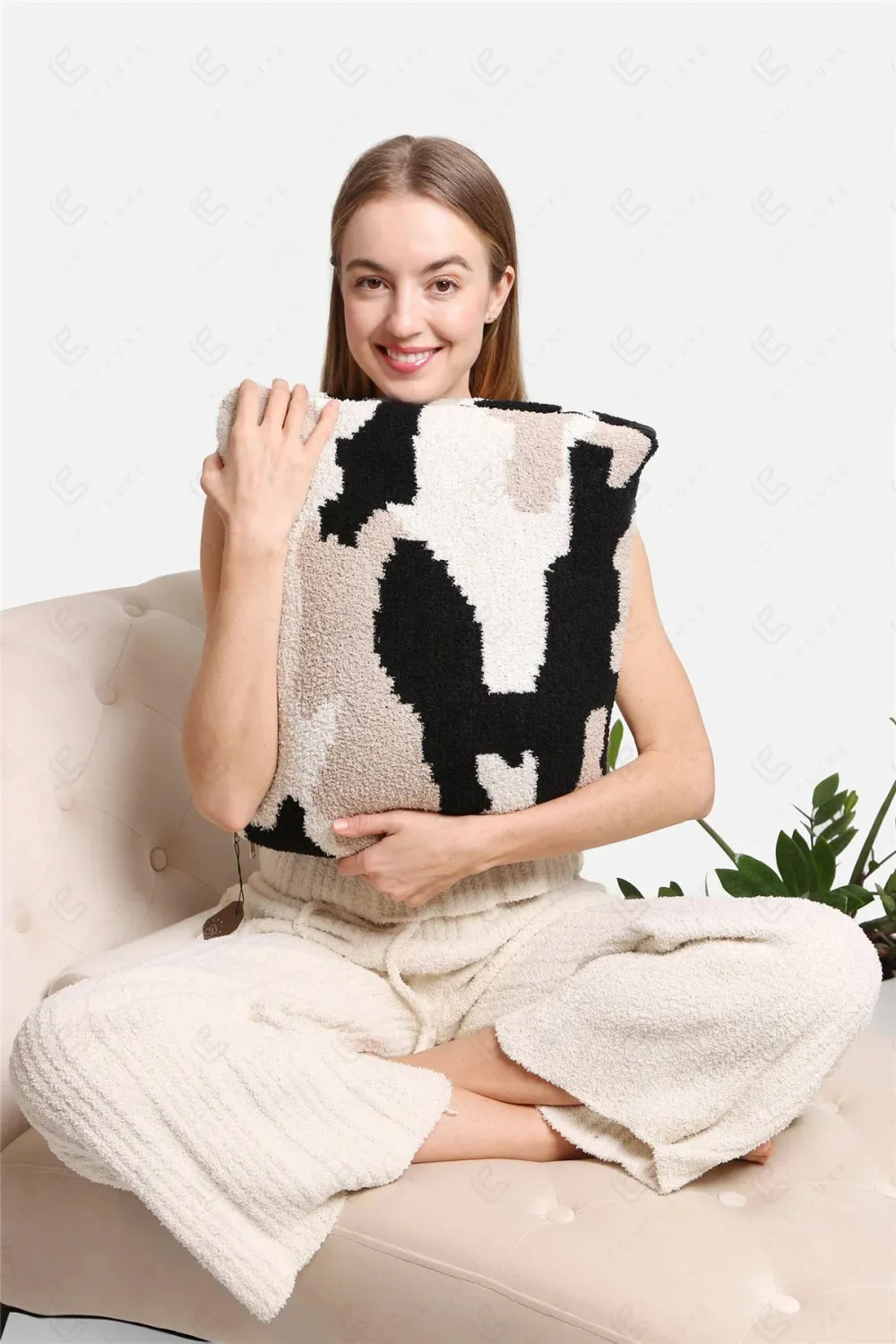 PLUSH CAMOUFLAGE 2IN1 THROW BLANKET &amp;PILLOW