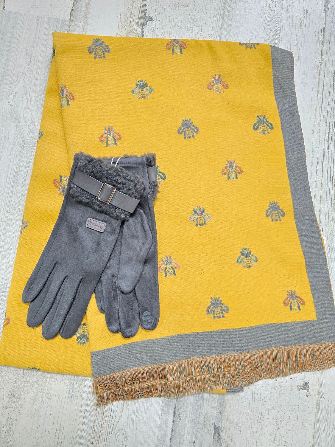 YELLOW BUMBLEBEE SCARF &amp; GLOVE SET
