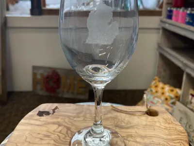 Classic Long Stem Wine Glass Michigan Outline