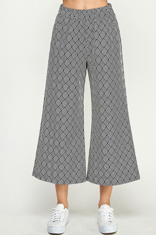 Textured Cropped Pants