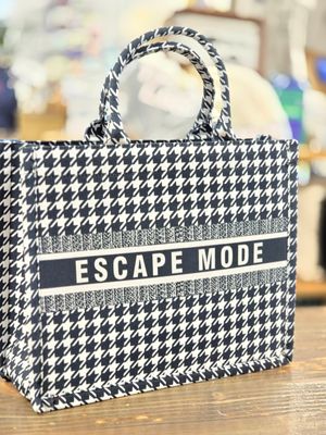 ESCAPE MODE TOTE