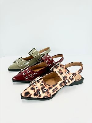 Pointed Grommet Flats