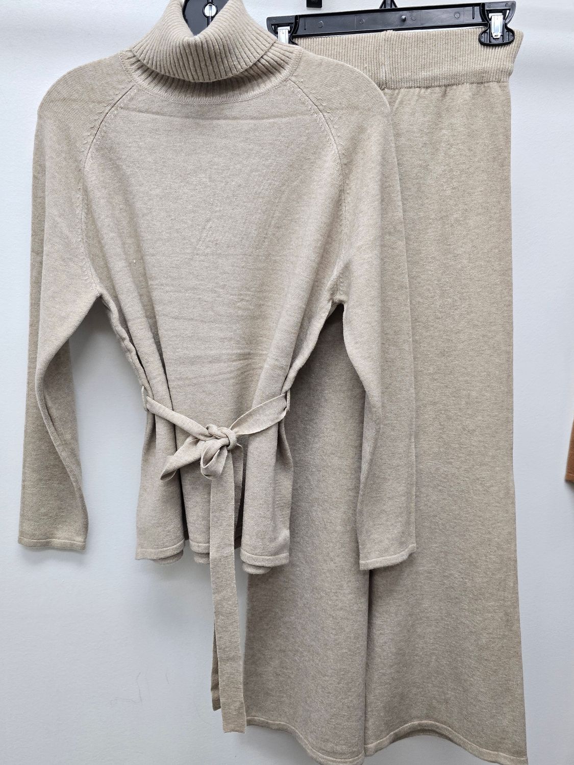 Turtleneck Sweater Set, Color: BEIGE, Size: SMALL/MEDIUM