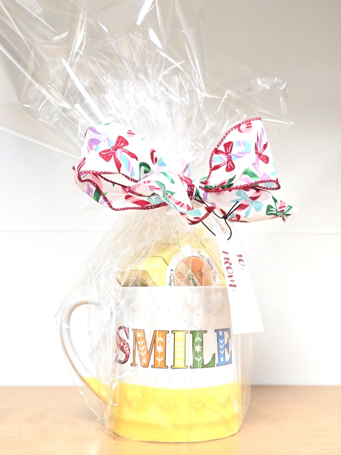 Embossed Hearts SMILE Mug Gift Set