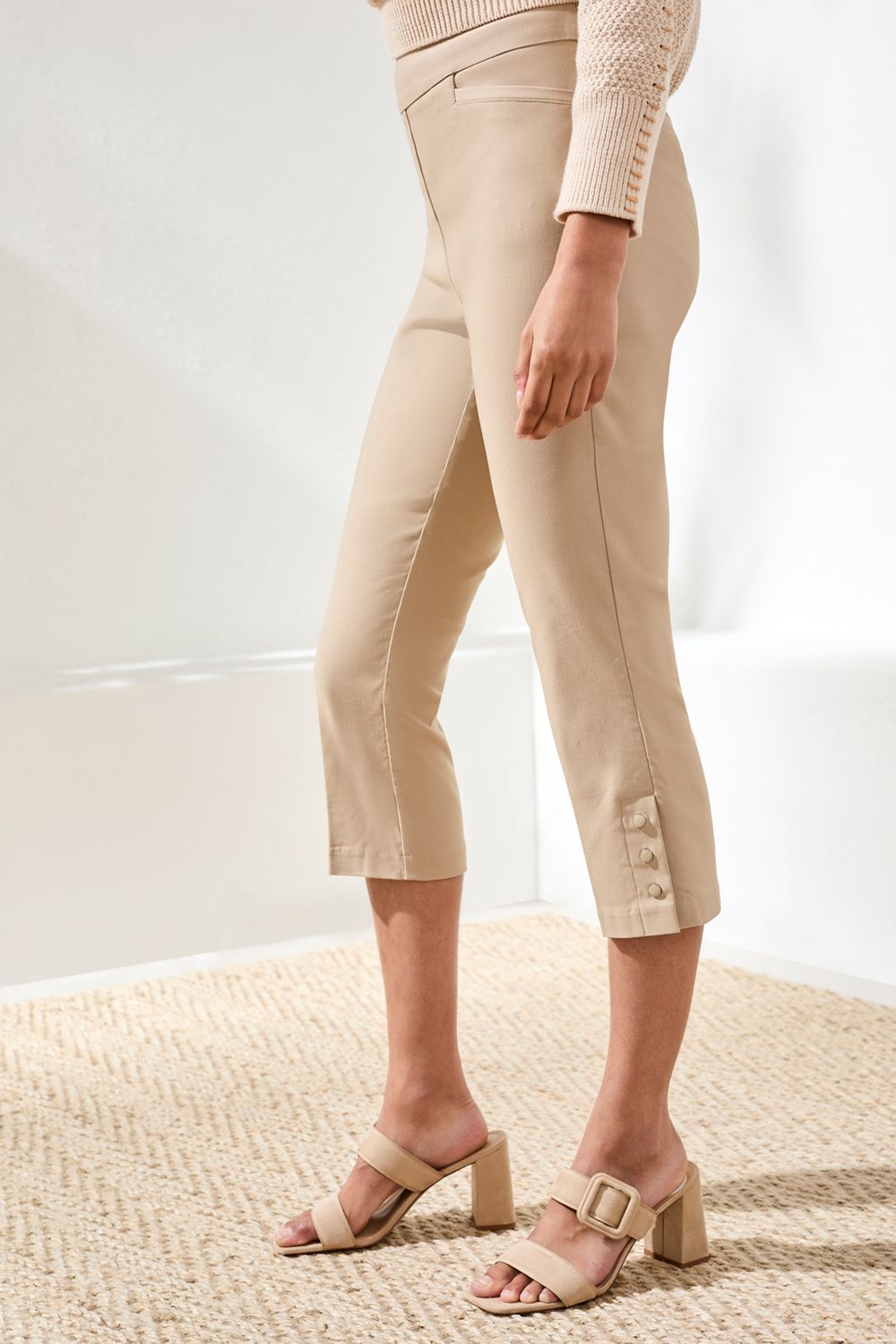 Flatten It Pull On Capri