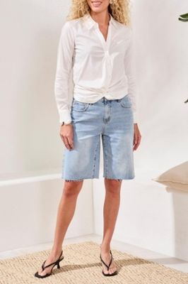 Shirt with Front Knot