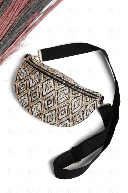 Diamond Pattern Crossbody Belt Bag-Black