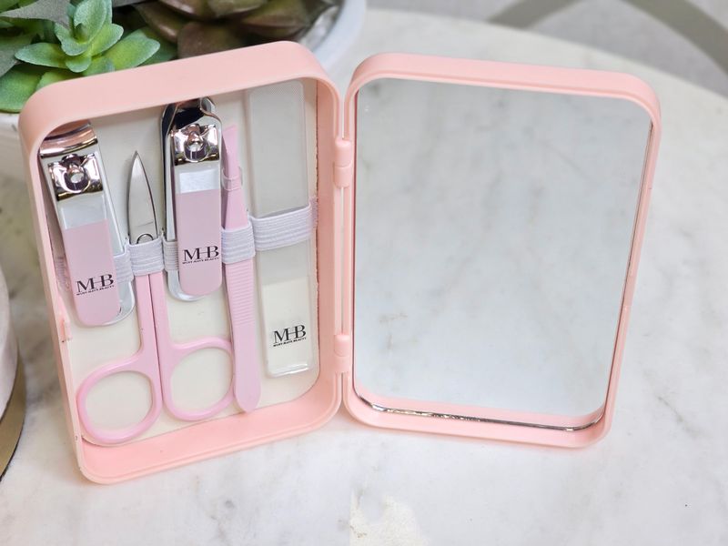 Manicure Set w/Mirror in Magnetic Case-Light Pink