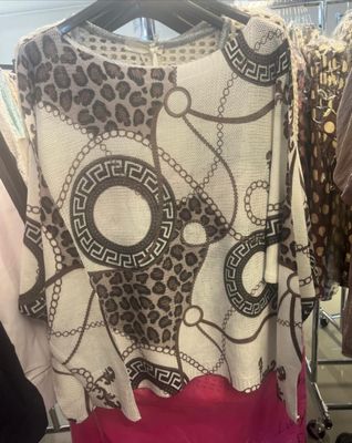 Leopard Chains Light Sweater