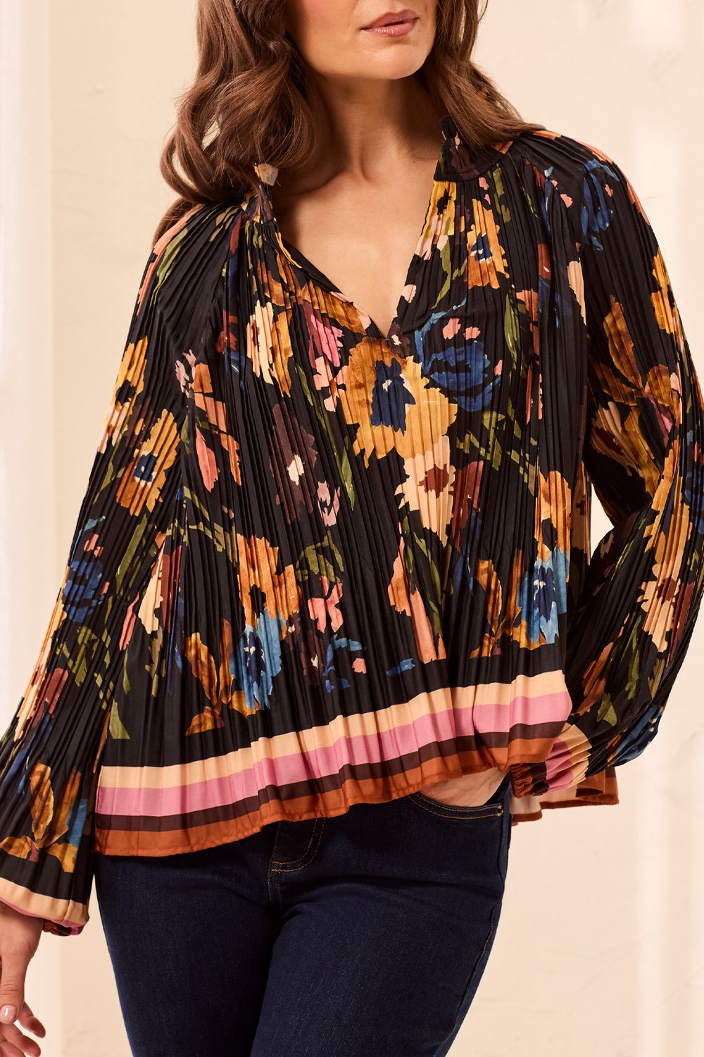 Blouse w/Ruffle Collar
