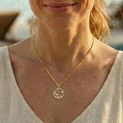 A Star Is Born Pendant Necklace - Gold