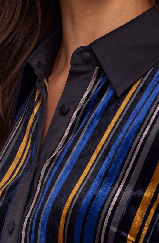 Long Sleeve Fitted Button Front Shirt