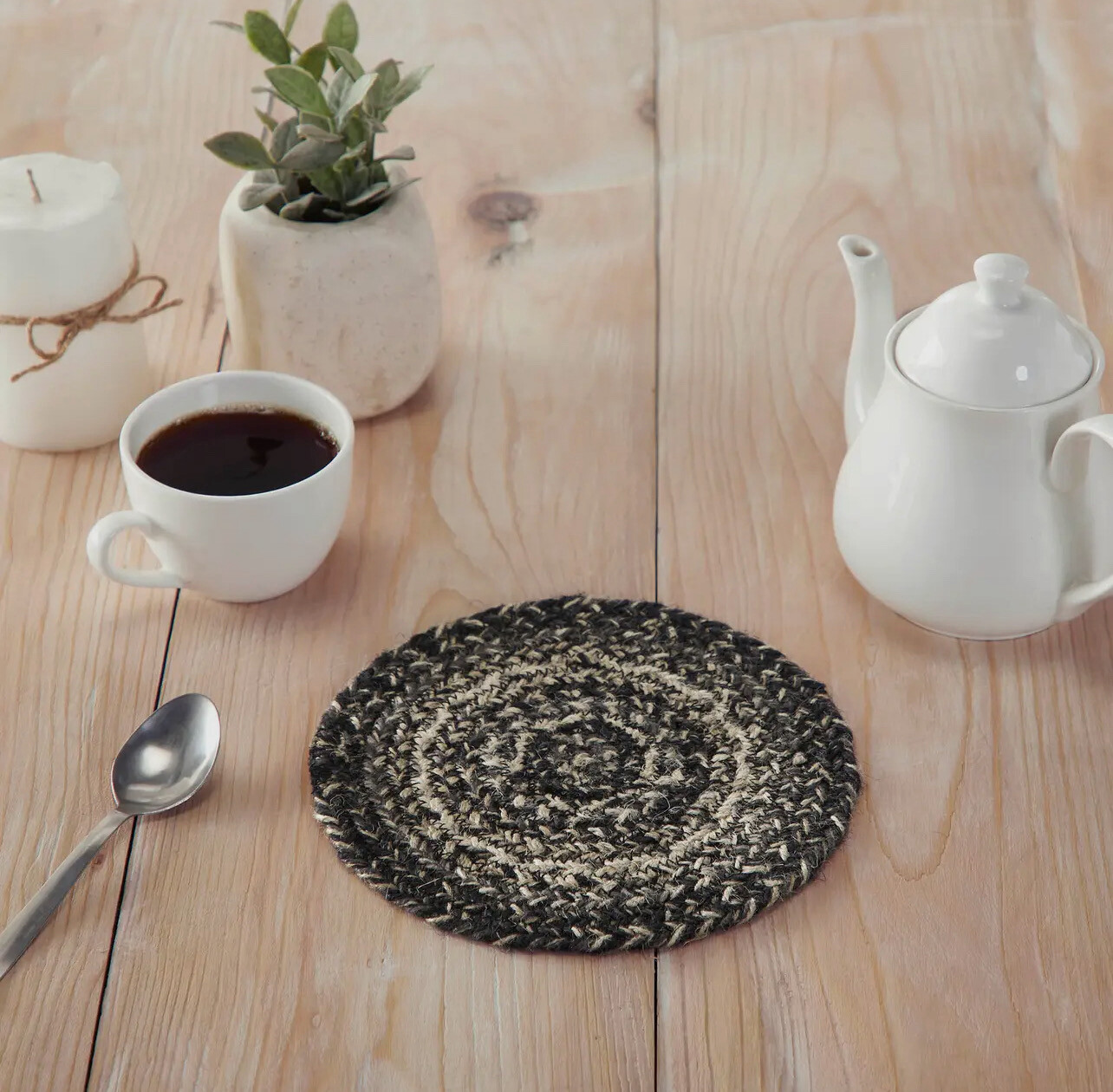 Sawyer Mill Black White Jute Trivet