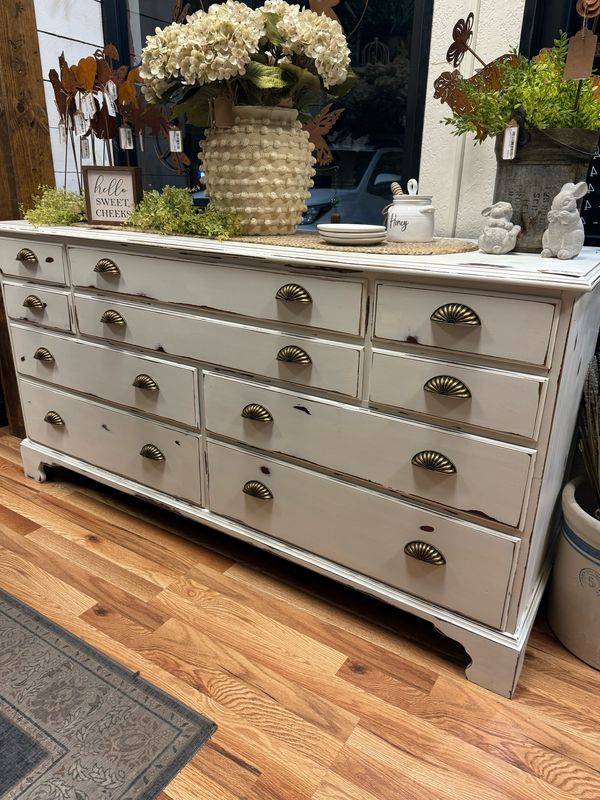 SALE/ Rustic 10 Drawer Dresser