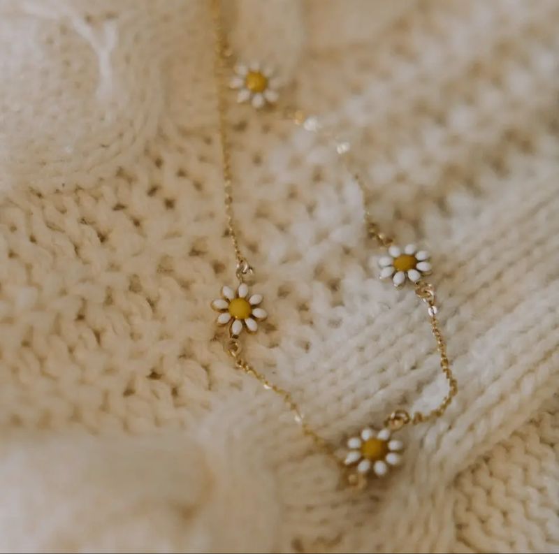 Carolina Daisy Necklace