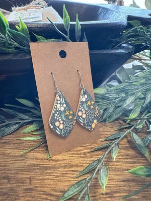 Elegant Teardrop Pastel Flowers on Grey, Small