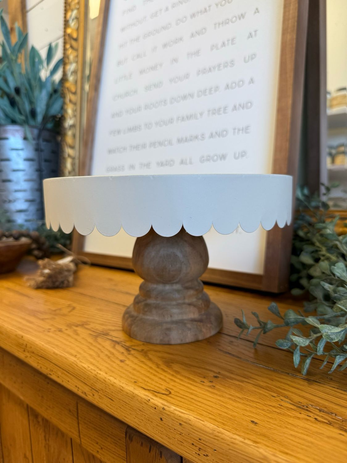 RENTAL- Scalloped Cake Stand