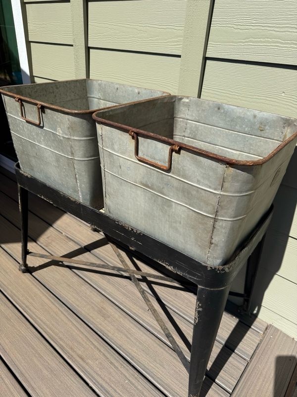 RENTAL- Metal Bucket Drink Stand