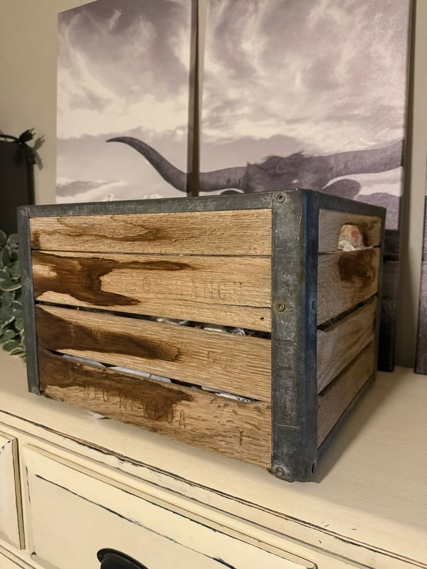RENTAL- Vintage Milk Crate Asst.