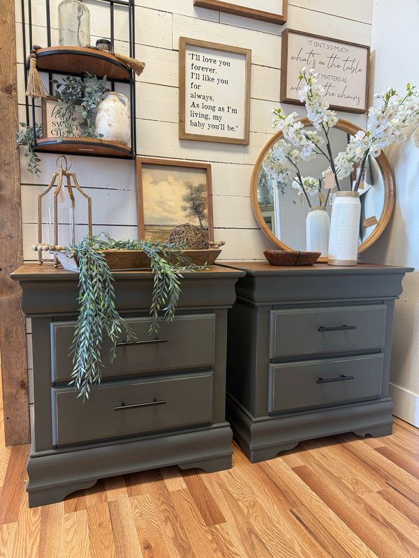 Green Nightstand Set