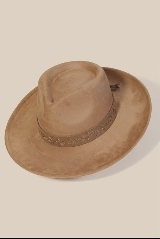 Embroidered Flower Strap Hat
