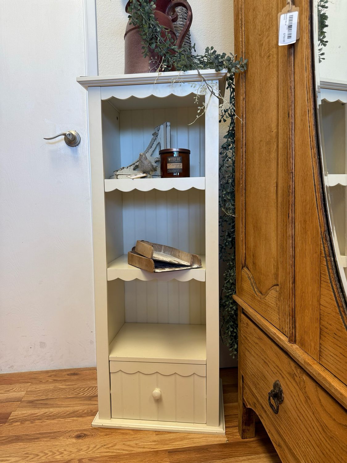 Shabby Bookshelf