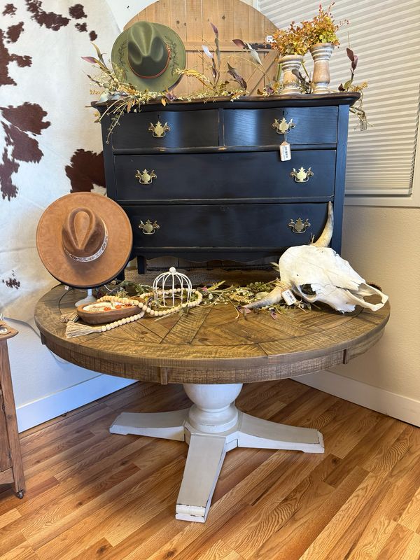 Round Farmhouse Dining Table