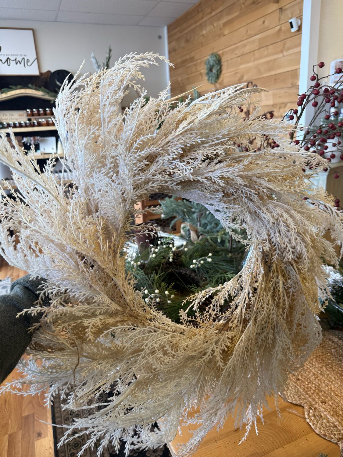 Wispy Holiday Wreath