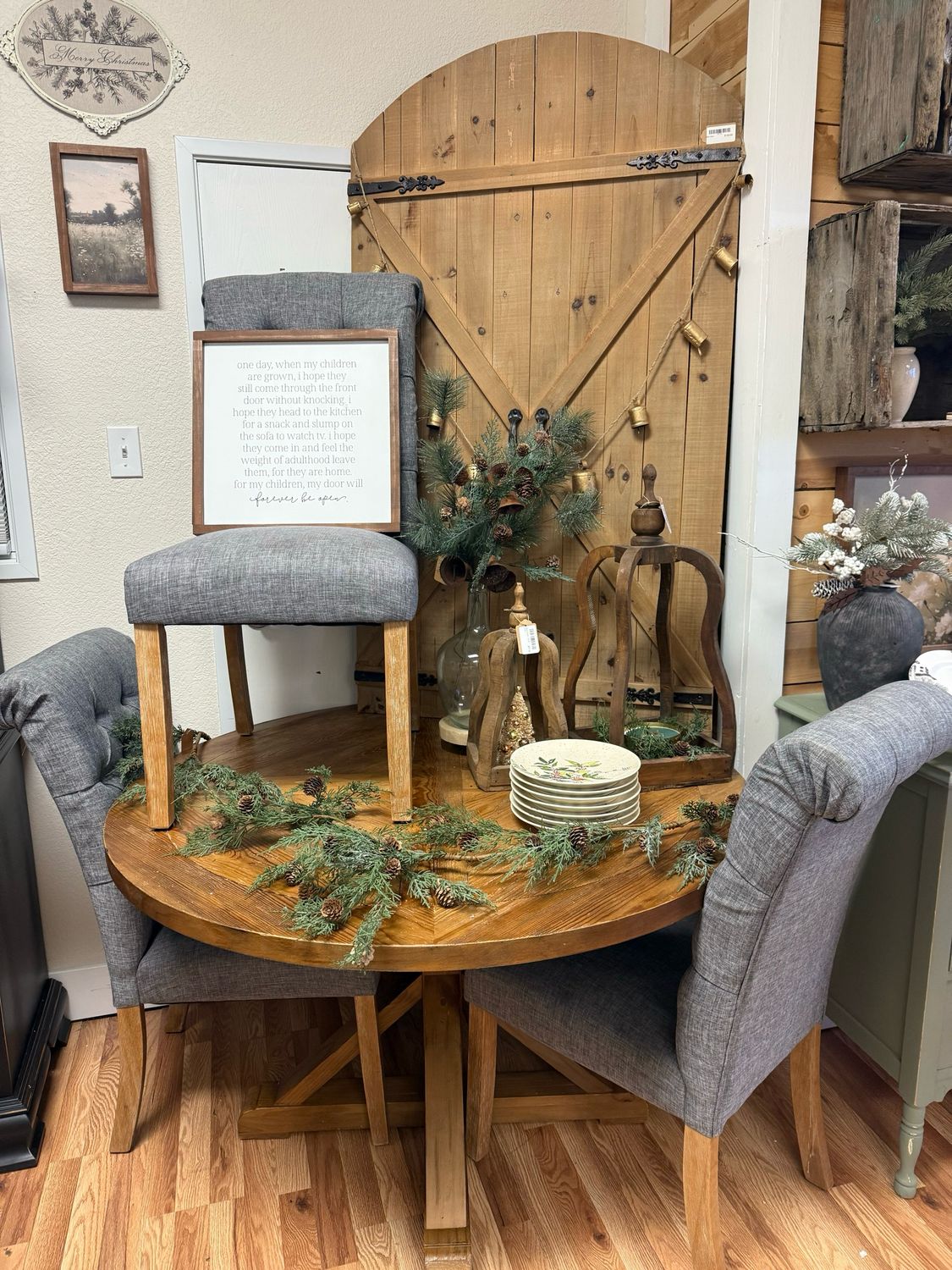 Round Table with 4 Chairs