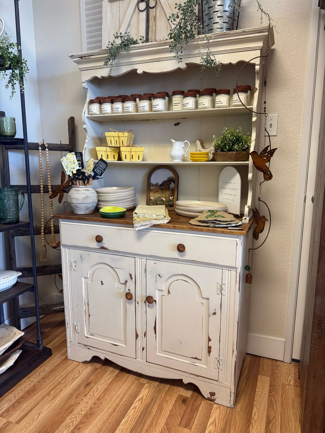 Country Hutch *SALE*