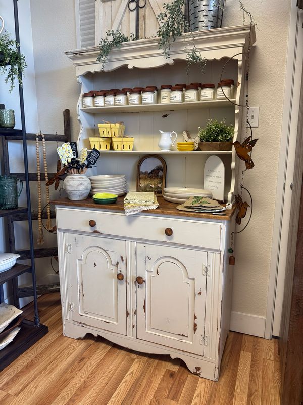 Country Hutch *SALE*