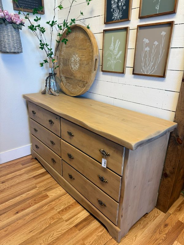 Wood 6 Drawer Dresser