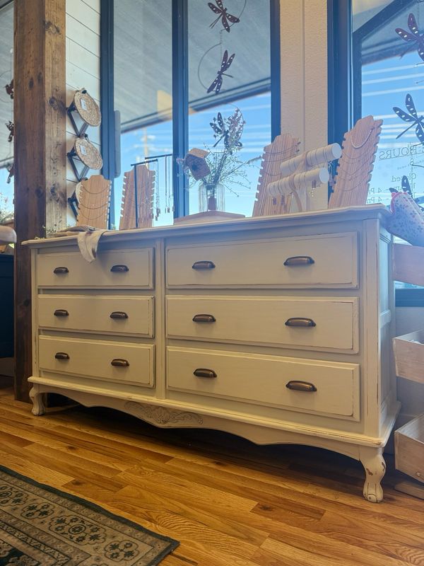 Vintage Style 6 Drawer Dresser