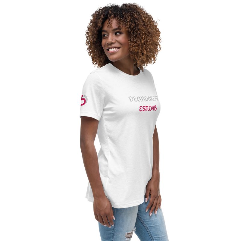 DEANDAKOR Women&#39;s Relaxed T-Shirt